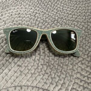 RARE Ray-Ban Greenish Blue Denim Wayfarer Sunglasses with Dark Green Lenses